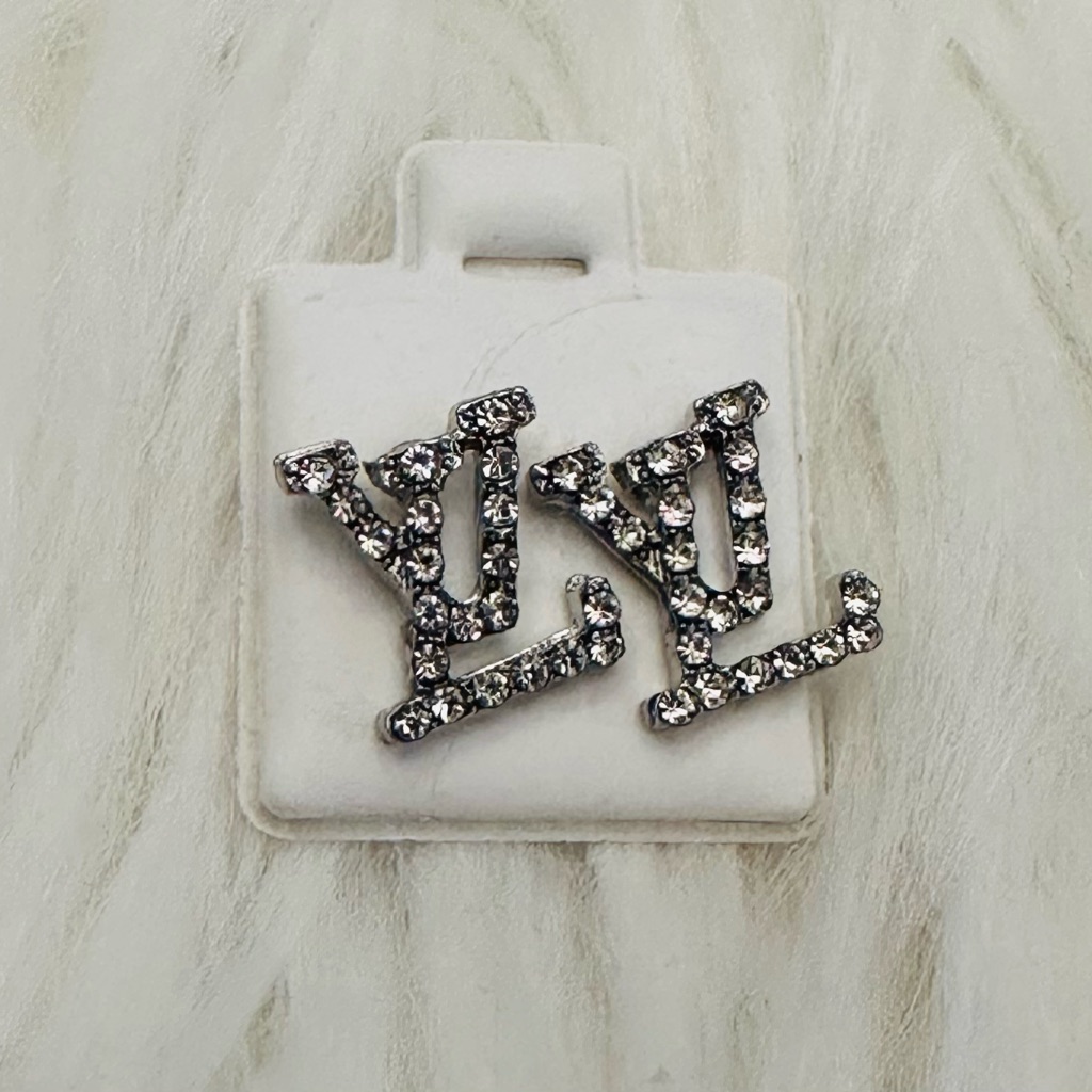 Silver Stud Set
